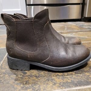 UGG Brown Leather Chelsea Ankle Boots